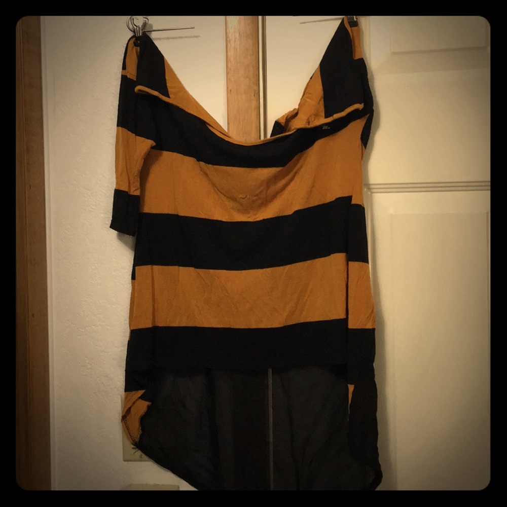 High-Low V-neck/back shirt